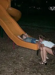 4RealSwingers 19990826 Anna and Brandi Get It on in a Park