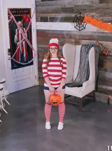 TeamSkeet - Exxxtra Small - 2019.10.31 - Cleo Clementine - Trick Or Treat Pussy Teasing