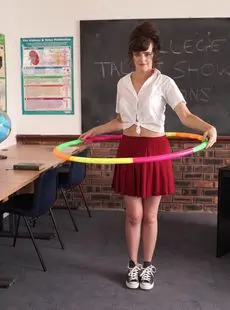 British Amateur Kate Anne Unleashes Her Big Naturals While Hula Hooping