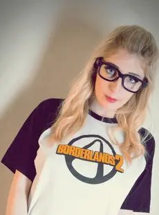 Nerdy Gamer Girl Jessica Jensen Gets A New High Score By Playing Naked