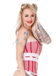 Sexy Blonde Pinup Sammie Sex Flaunts Her Inked Hotness In Red High Heels