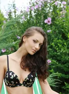 Very Skinny Anna Aj Strips Bikini To Flaunt Tiny Tits Bald Cunt In Garden