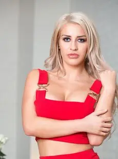Girls With Big Tits Huge Breast 2019 02 07 Sienna Day Shes Craving His Spunk Set 947bj X60