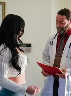 20211007 AnalMom Jennifer White Complimentary Breast Exam 146x 1620 x 1081px October 07 2021