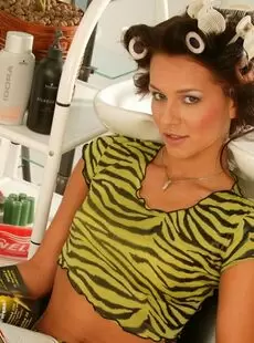 Katerina Nova Beauty Shop Shaving