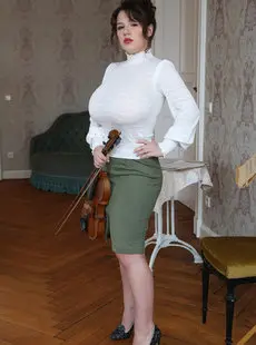 Nadine 20180409 Stacy Vandenberg Violin