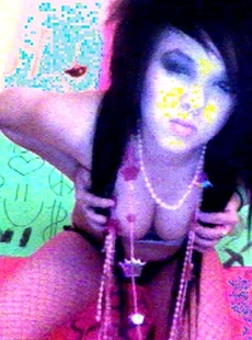 AMALAND Webcam emo babe posing nude with friends