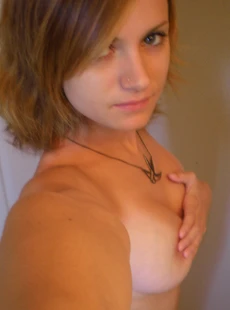 AMALANDelfshooting teen with awesome boobies