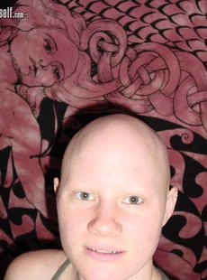 IShotMyself bald beauty