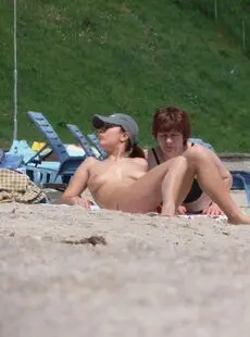 Girls Sunbathing On The Beach Beach Photo 21 05 2020 0123 Beach Photo 21 05 2020 0123