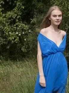 ExclusiveTeenPorn Nancy Naked In Nature