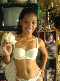 AMALAND asian girl posing naked