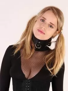 BeltBound Cute Rosie An Extreme Posture Collar