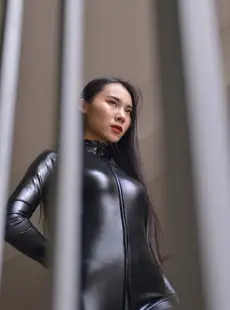 520mojing.com - 28315 - tight-fitting beauty in a leather jumpsuit