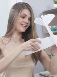 Wearehairy Amanda Clarke Amanda Clarke Enjoys Flying Her Paper Airplane X111 3000px May 20 2021