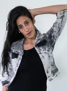 WeAreHairy Francesca Francesca poses in her grey jean jacket today 02072023 30 Years Old 103 Pics 3000 Px