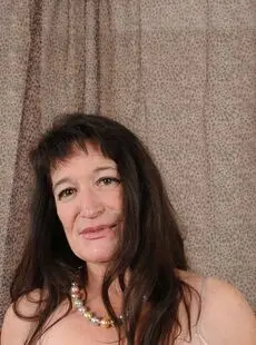 Mature Experienced Moms Ann010002 012522 1536