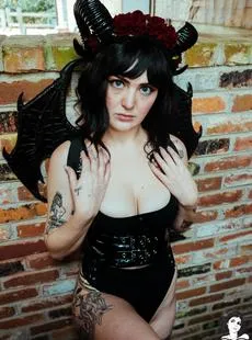 SuicideGirls Chloehartbreaker - Slut Dragon - x42 - 6000px (Jun 10, 2023)