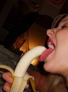 AMALANDammy likes bananas