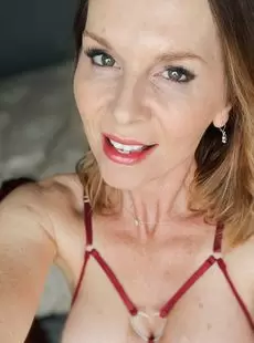 aprilskyz cuckold hotwife 10