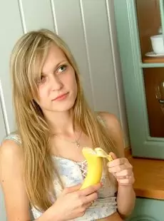 Kirsten Banana