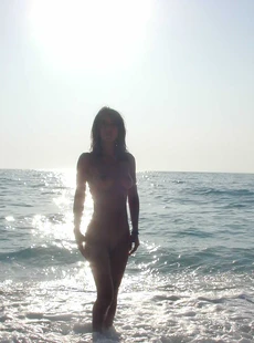 AMALAND naked babe at the beach