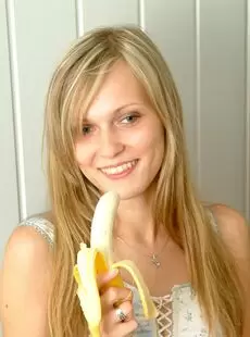 Kirsten Banana