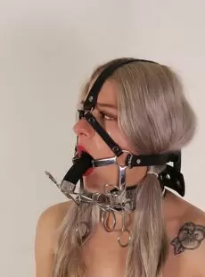 MetalBondage Nora Sparkle Automatic Throat Trainer