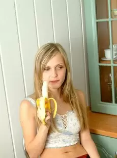 Kirsten Banana