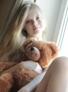 ExclusiveTeenPorn Kisa Teen And Toy