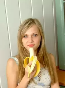 Kirsten Banana