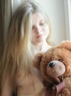 ExclusiveTeenPorn Kisa Teen And Toy