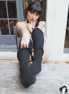 Suicide Girls Allis Autumn Leaves 3144747 X47 5472x3648px