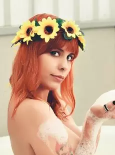 20210517 SuicideGirls Nessie Nessiedutra Summer Flower 59 images 16th May 2021