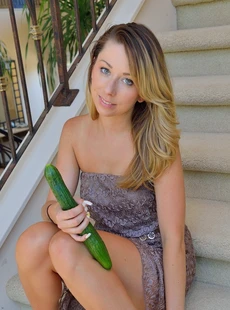 Ftvgirls Leyla Two Cucumbers 1600