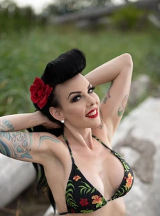 Evilyn13 Photo Album Pinup Beach Babe