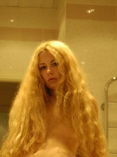 Sasha A Golden Locks Teen Gallery Nude Photo 89 2000x3008
