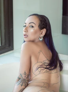 Inanna Trix Photo Album Wet girl