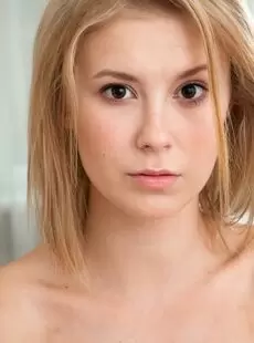 ExclusiveTeenPorn Alisha Cutie Undressing