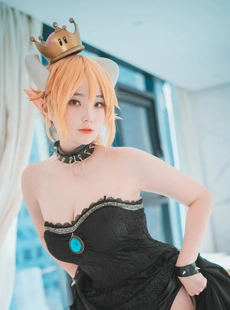 Bambi 41 Halloween with Bowsette